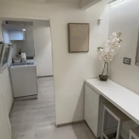 Casa Cartoleria 34 *