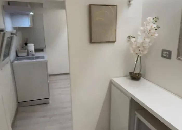 Casa Cartoleria 34 *