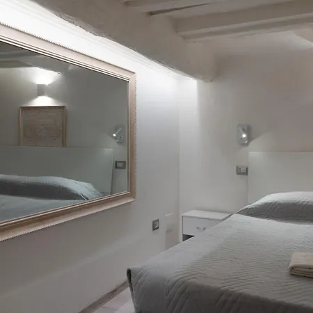 Casa Cartoleria 34 *